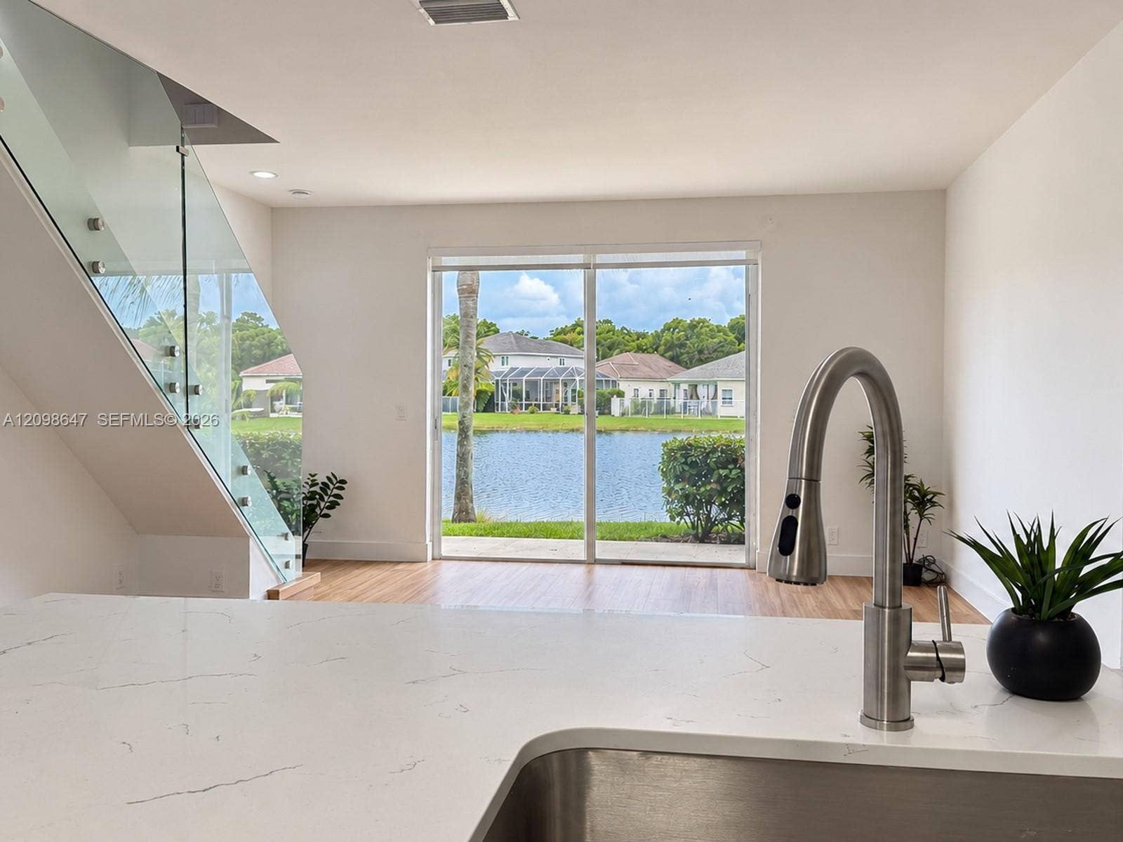 3818 San Simeon Circle, #3818, Weston, Weston, FL 33331 Bright dining area conveniently located right off the kitchen, perfect for everyday meals and entertaining.