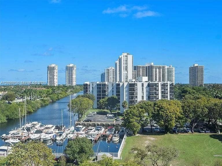 3375 N Country Club Drive, #605, Aventura, FL 33180 Photo 3