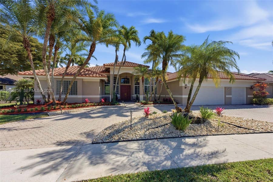 Property photo for 158 Dockside Circle, Weston, FL