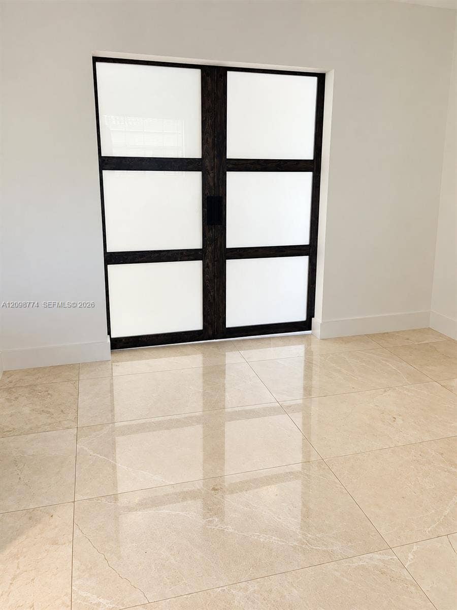 19265 E Saint Andrews Drive, Hialeah, FL 33015 Photo 47