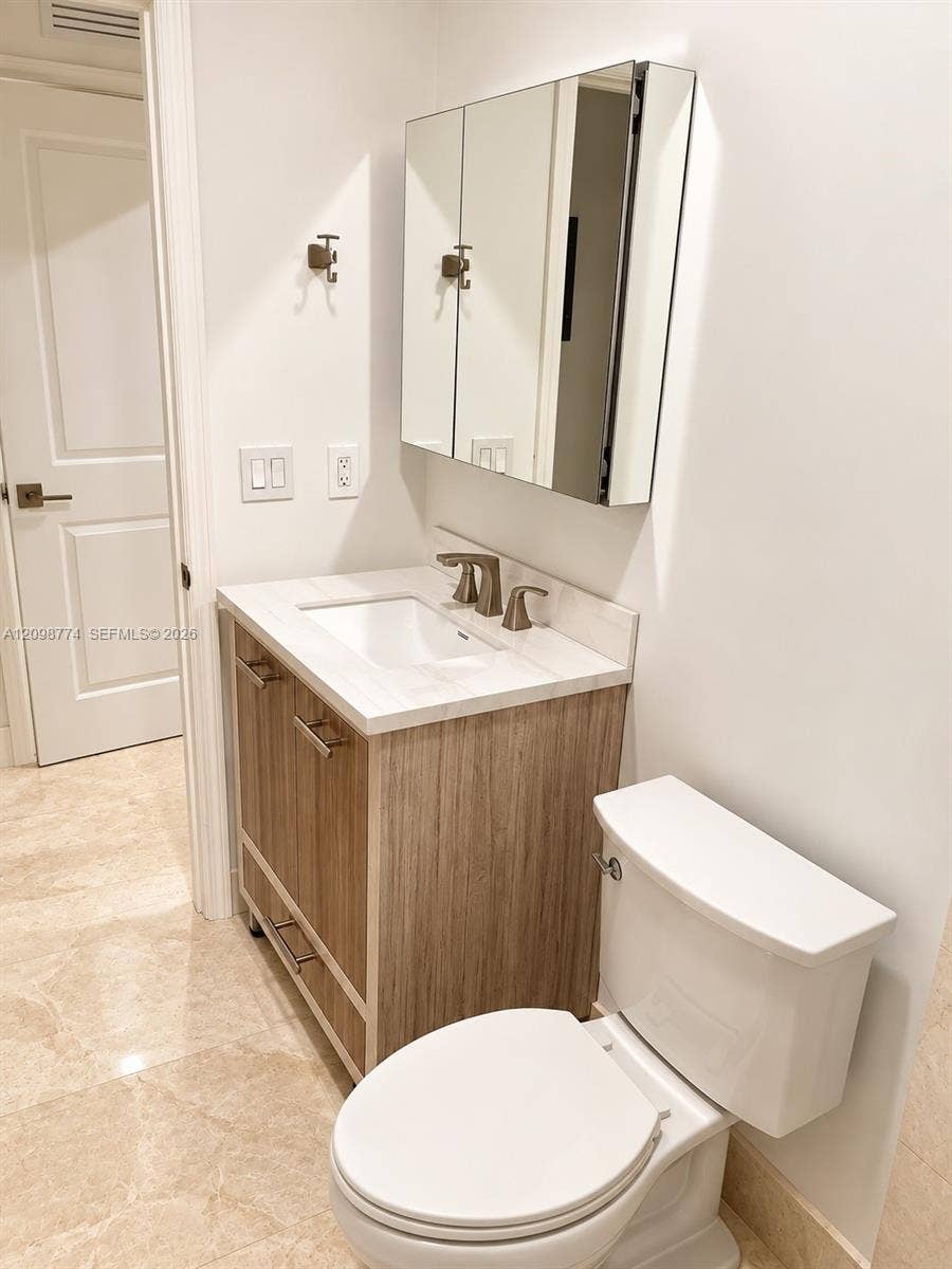 19265 E Saint Andrews Drive, Hialeah, FL 33015 Photo 23