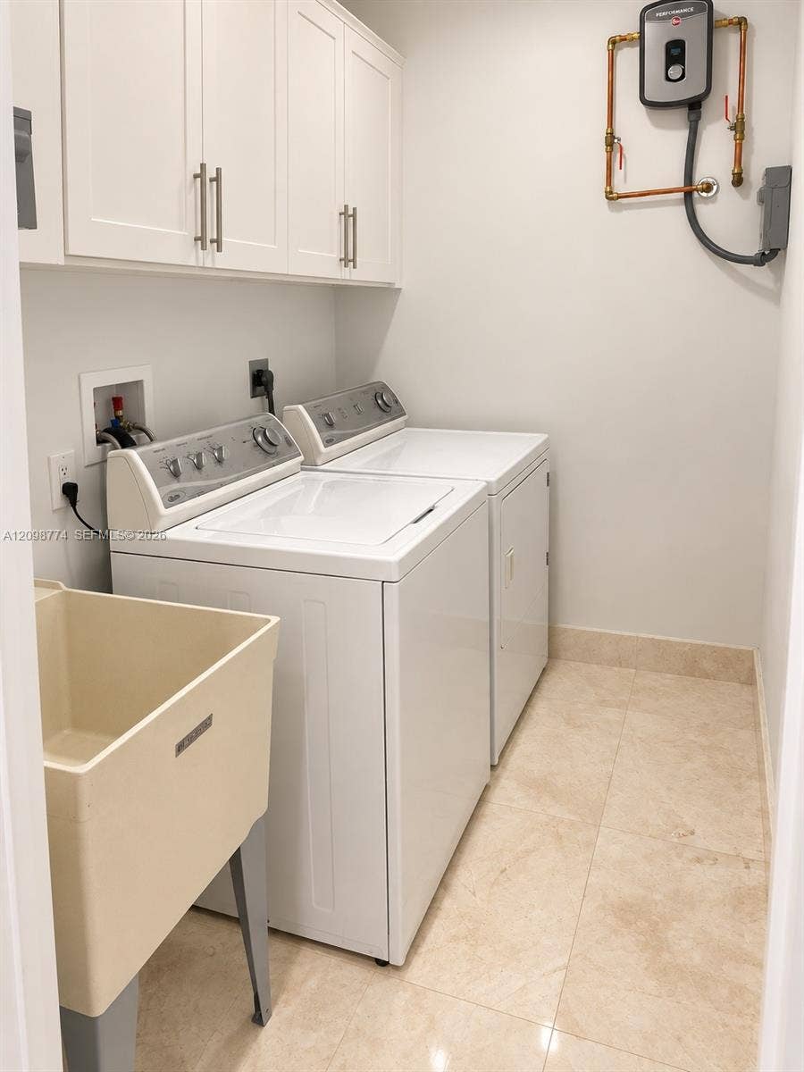 19265 E Saint Andrews Drive, Hialeah, FL 33015 Photo 17