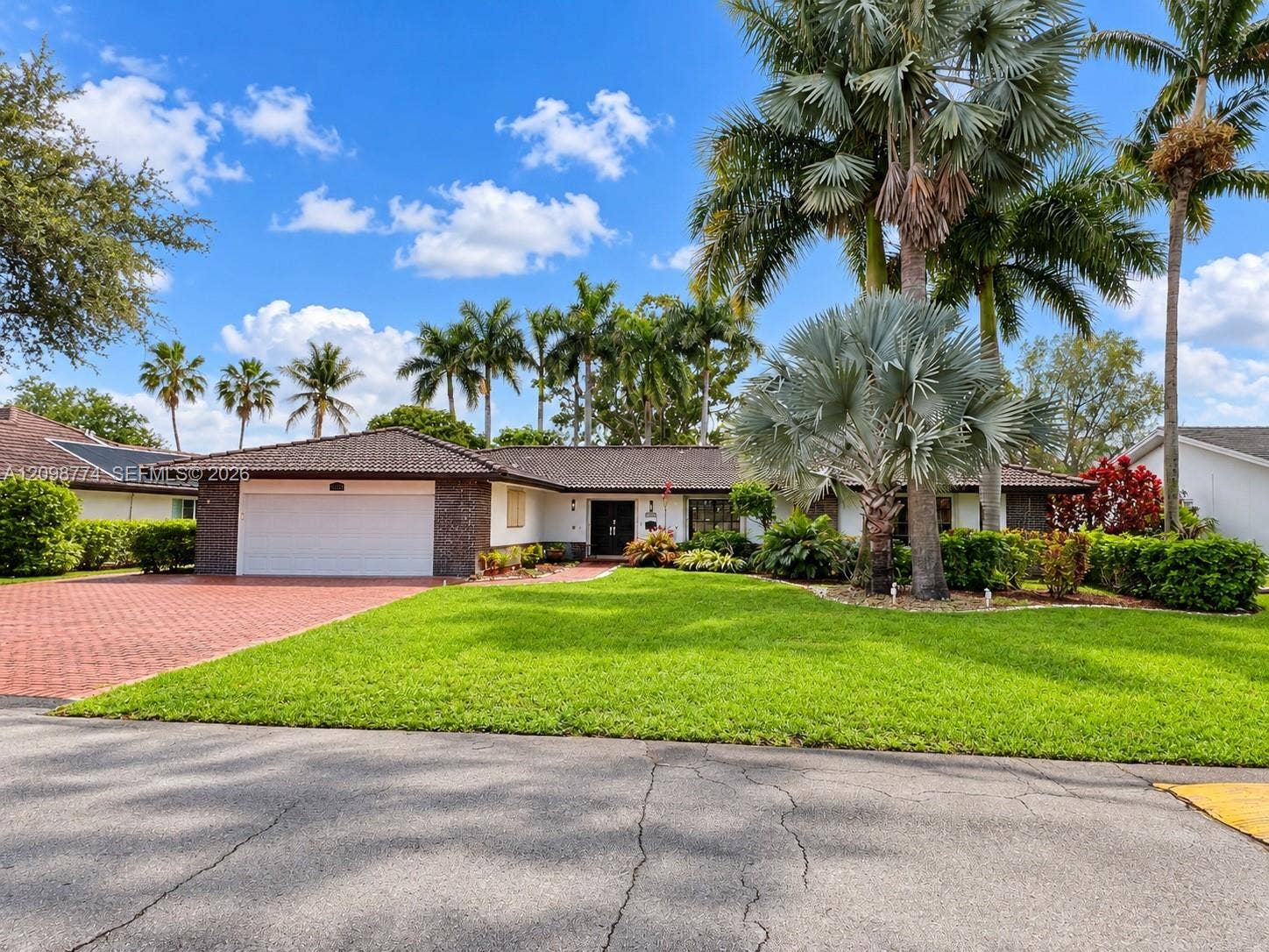 19265 E Saint Andrews Drive, Hialeah, FL 33015 Photo 3