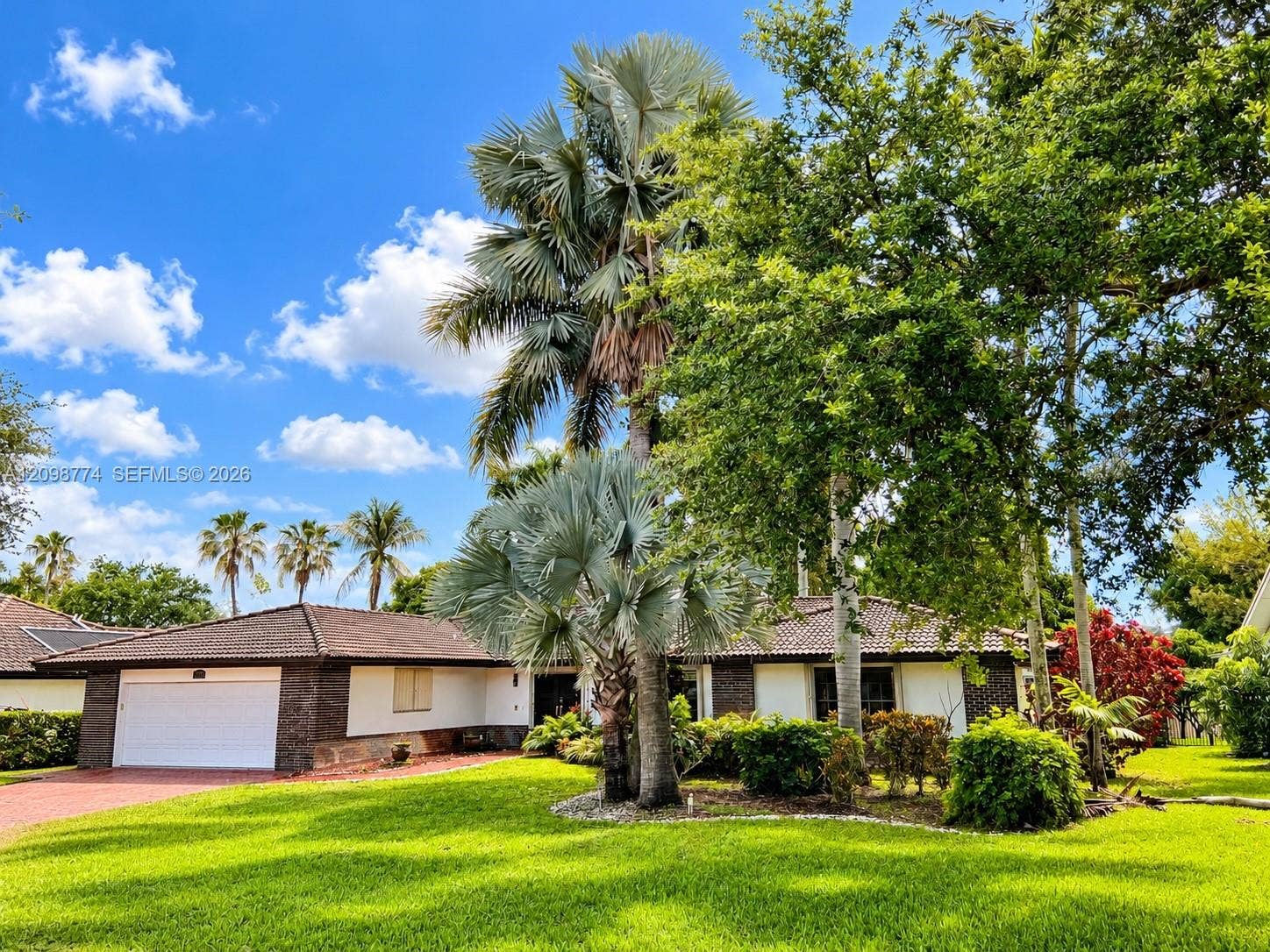19265 E Saint Andrews Drive, Hialeah, FL 33015 Photo 1