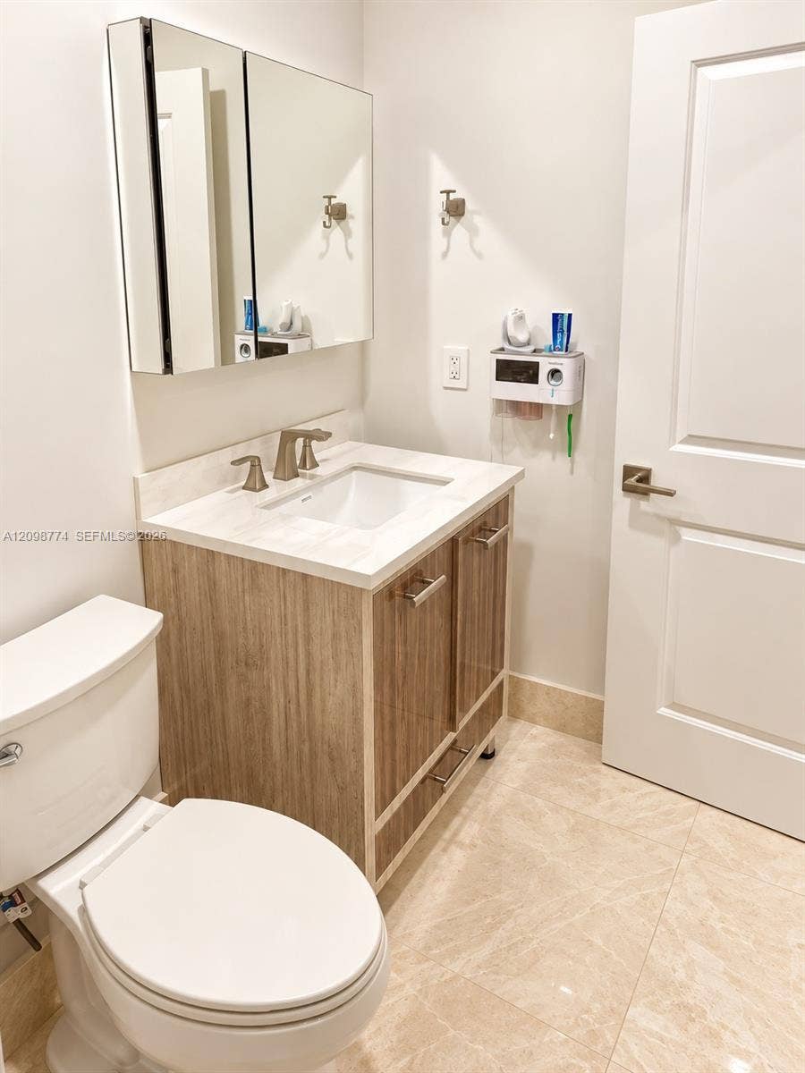 19265 E Saint Andrews Drive, Hialeah, FL 33015 Photo 22