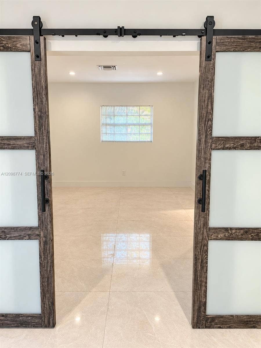 19265 E Saint Andrews Drive, Hialeah, FL 33015 Photo 46