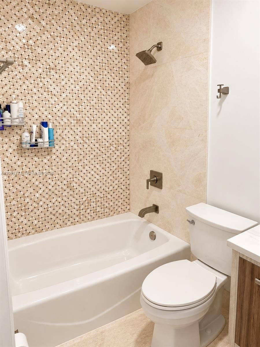 19265 E Saint Andrews Drive, Hialeah, FL 33015 Photo 21