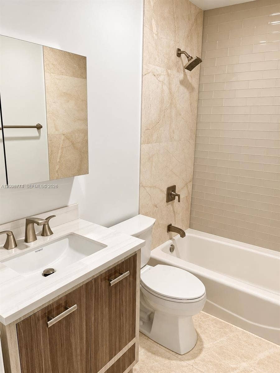 19265 E Saint Andrews Drive, Hialeah, FL 33015 Photo 20