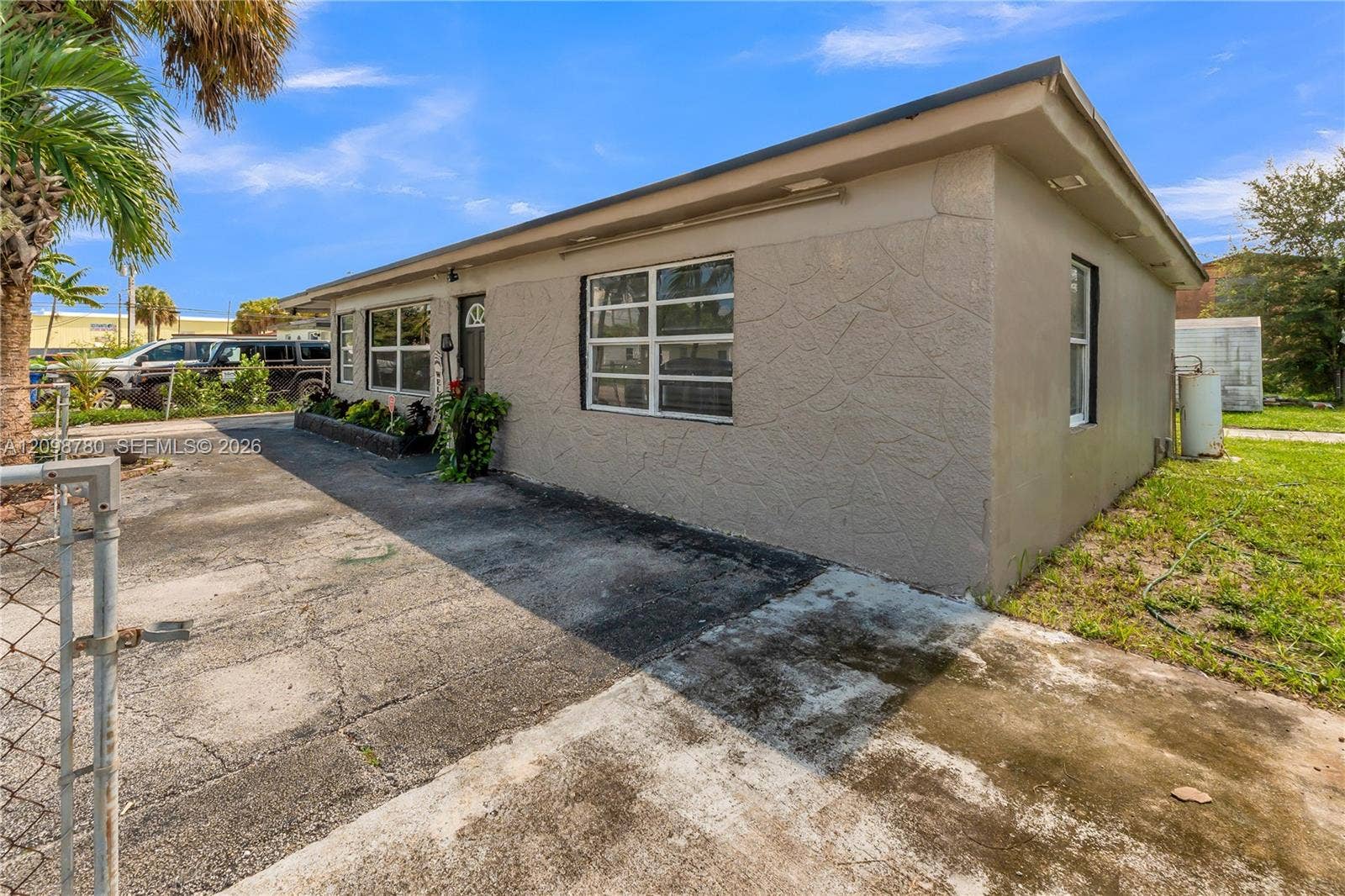 2308 NW 13th Court, Fort Lauderdale, FL 33311 Photo 3