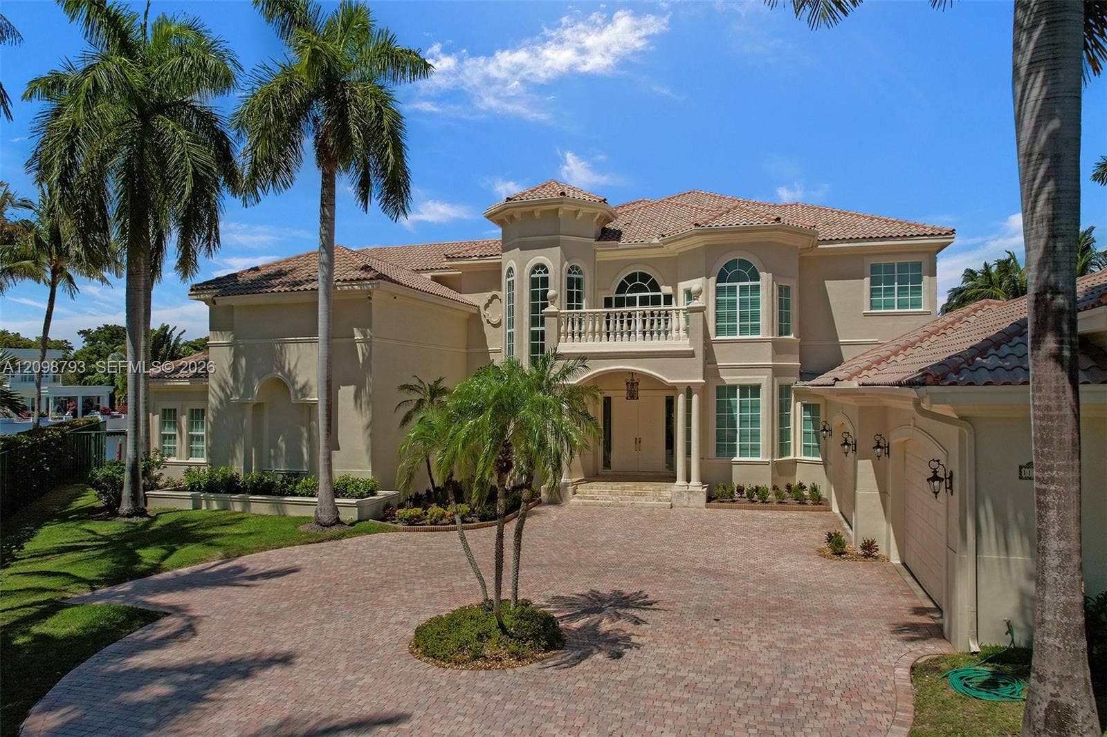 1130 Harbor Court, Hollywood, FL 33019 Photo 4