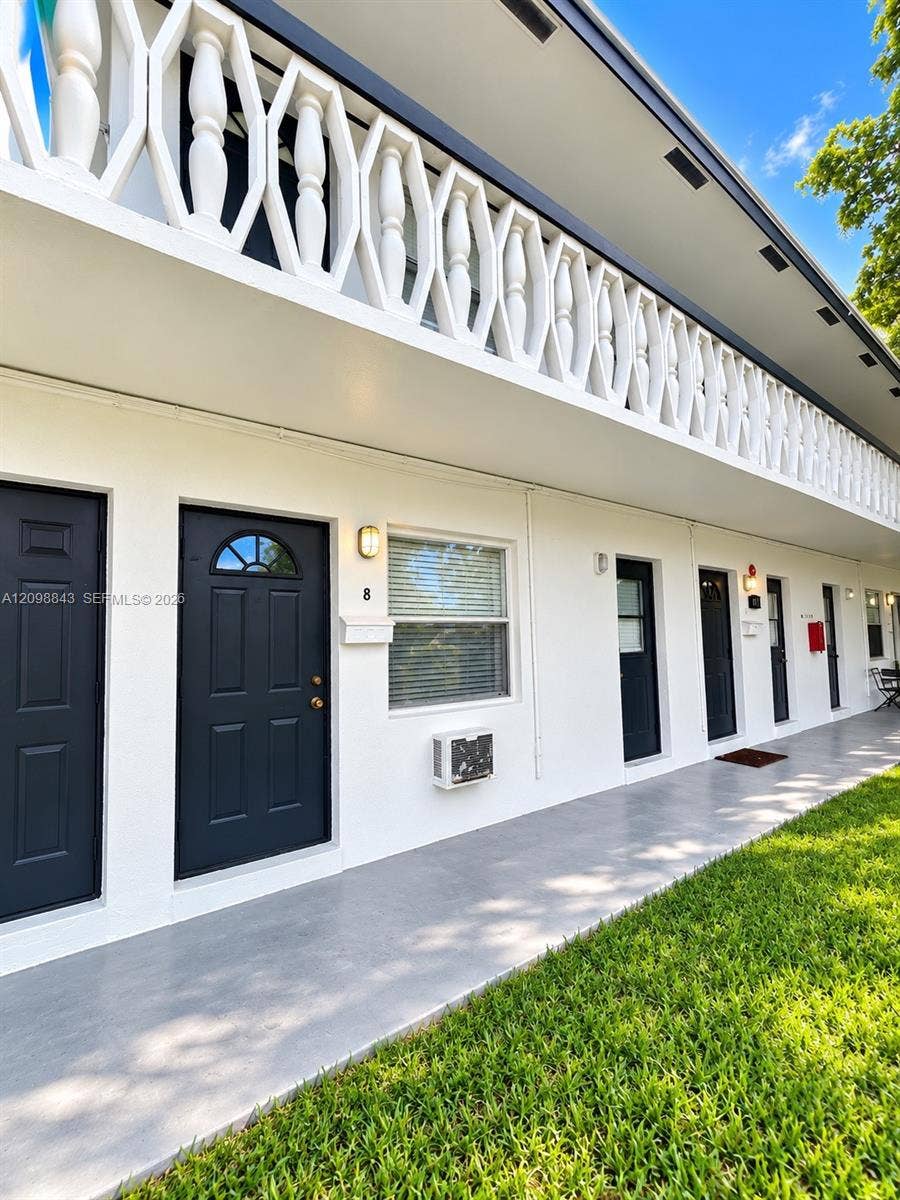 101 SE 9th Street, #8, Hallandale Beach, Hallandale Beach, FL 33009 Photo 13