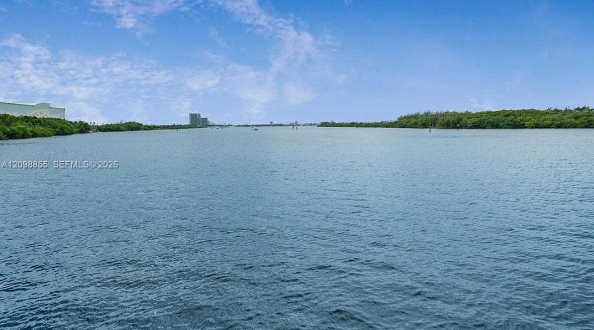 300 Bayview Drive, #PH11, Sunny Isles Beach, FL 33160 Photo 20