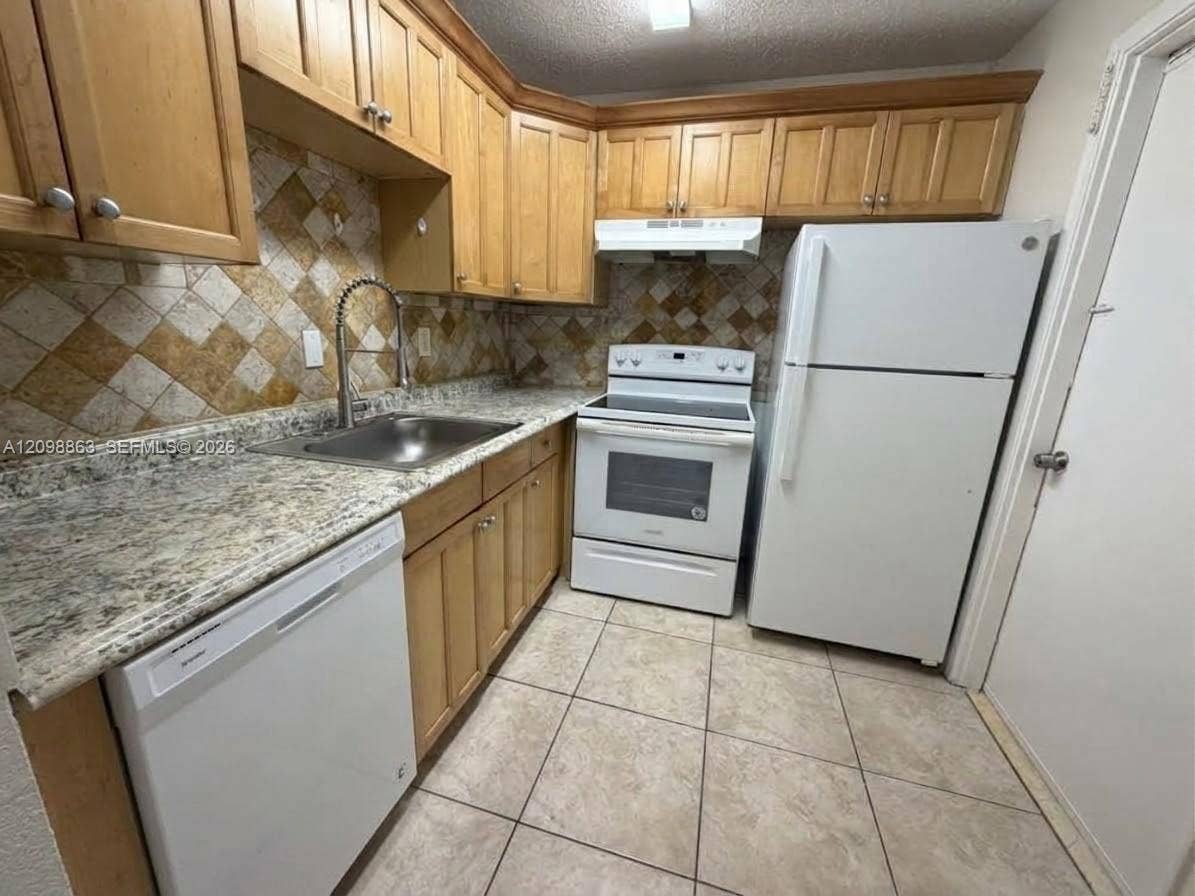 2775 Taft Street, #108, Hollywood, Hollywood, FL 33020 Photo 4