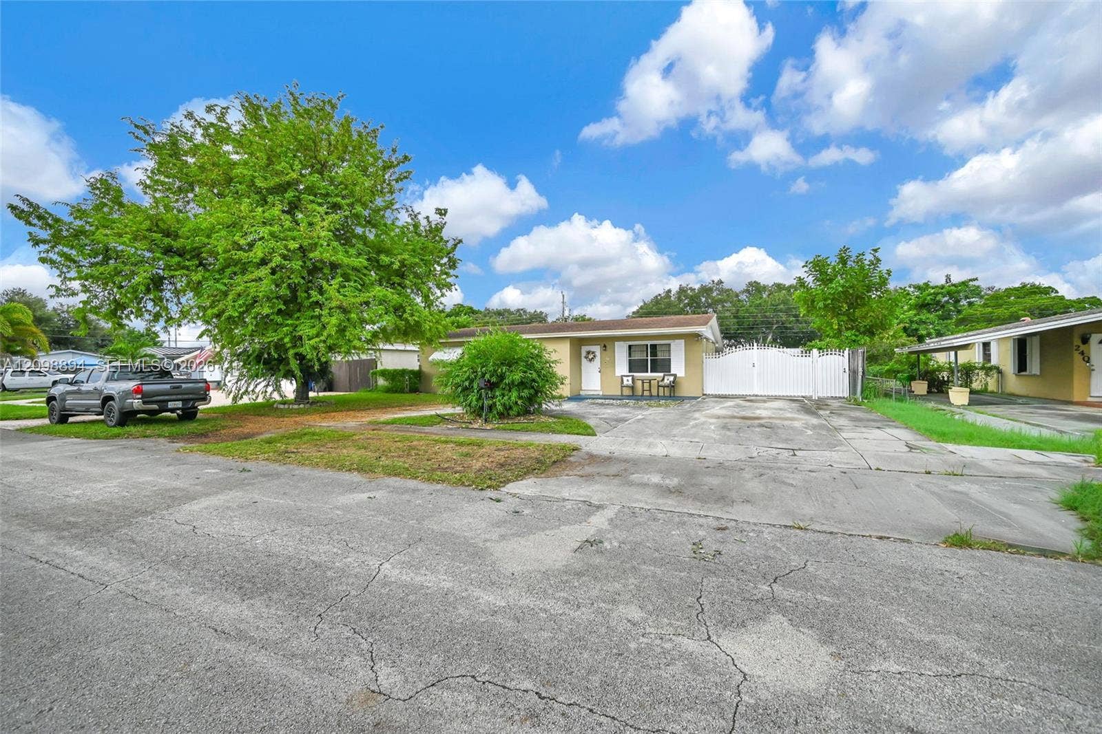 230 N 67th Avenue, Hollywood, FL 33024 Photo 2