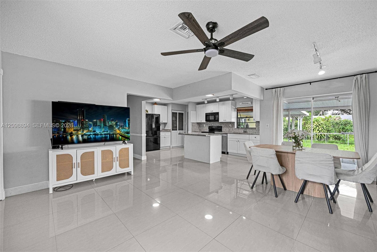 230 N 67th Avenue, Hollywood, FL 33024 Photo 5