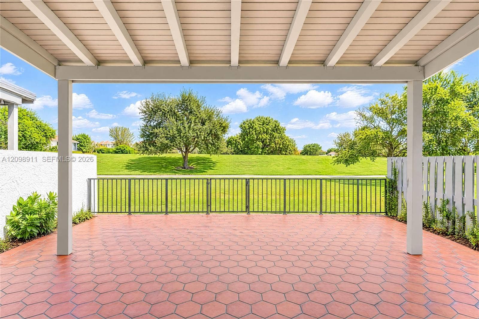 735 NW 105th Place, #C3, Miami, FL 33172 Photo 2