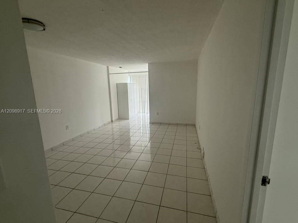 17560 Atlantic Boulevard, #405, Sunny Isles Beach, Sunny Isles Beach, FL 33160 Photo 10