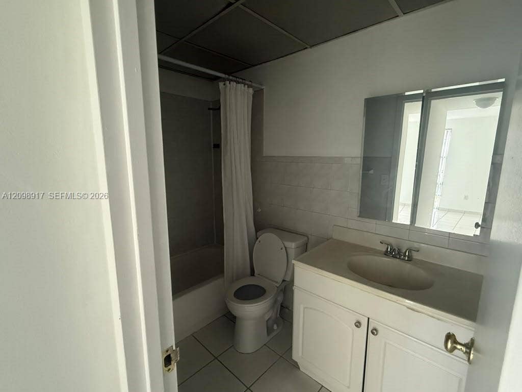 17560 Atlantic Boulevard, #405, Sunny Isles Beach, Sunny Isles Beach, FL 33160 Photo 5