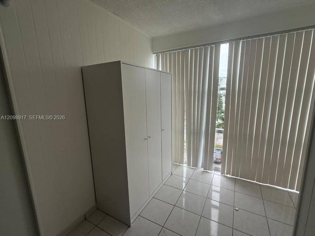 17560 Atlantic Boulevard, #405, Sunny Isles Beach, Sunny Isles Beach, FL 33160 Photo 8