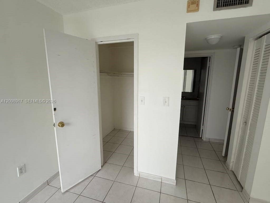 17560 Atlantic Boulevard, #405, Sunny Isles Beach, Sunny Isles Beach, FL 33160 Photo 2