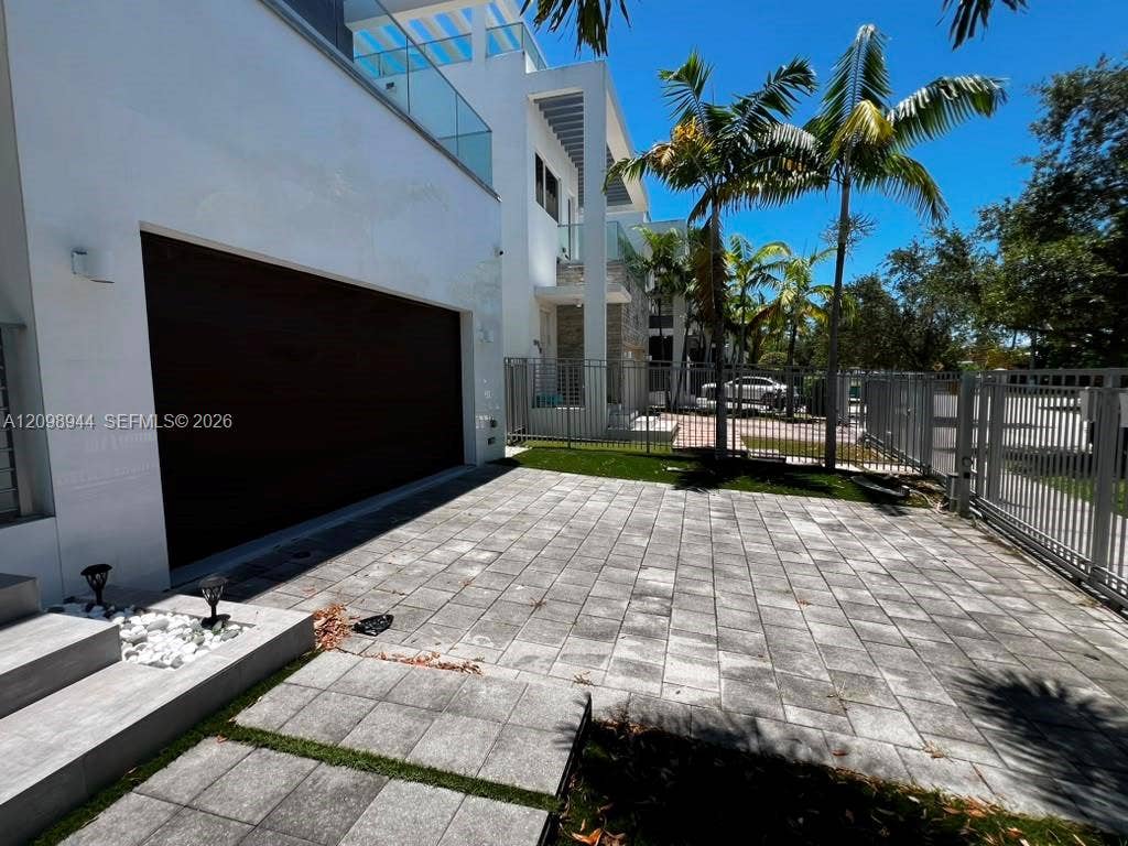 18975 Atlantic Boulevard, Sunny Isles Beach, FL 33160 Photo 6
