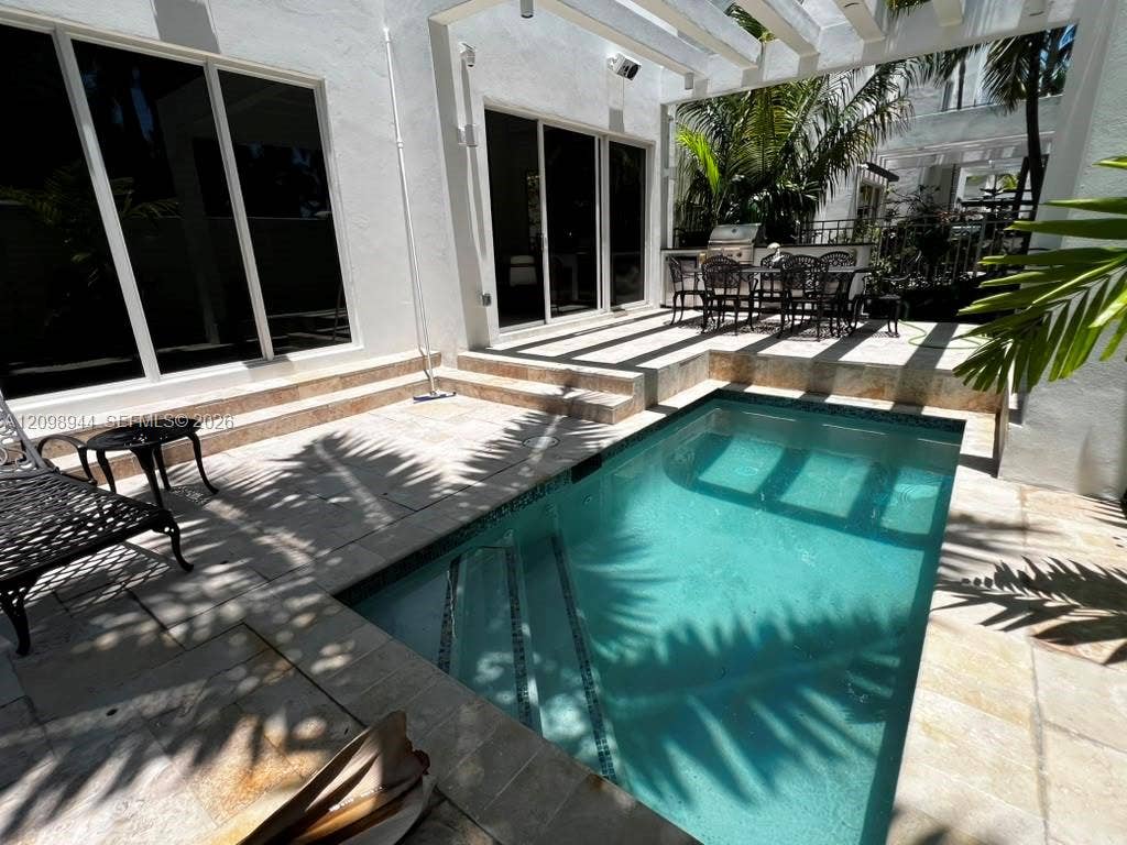 18975 Atlantic Boulevard, Sunny Isles Beach, FL 33160 Photo 9