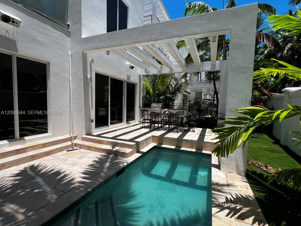 18975 Atlantic Boulevard, Sunny Isles Beach, FL 33160 Photo 3