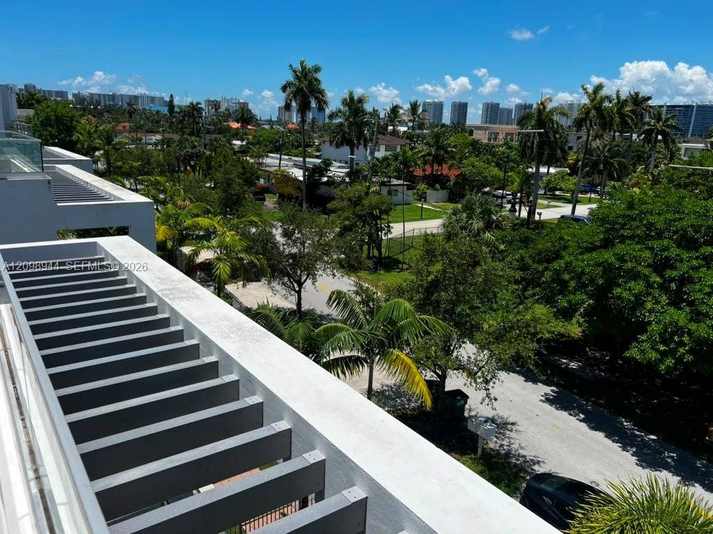 18975 Atlantic Boulevard, Sunny Isles Beach, FL 33160 Photo 5
