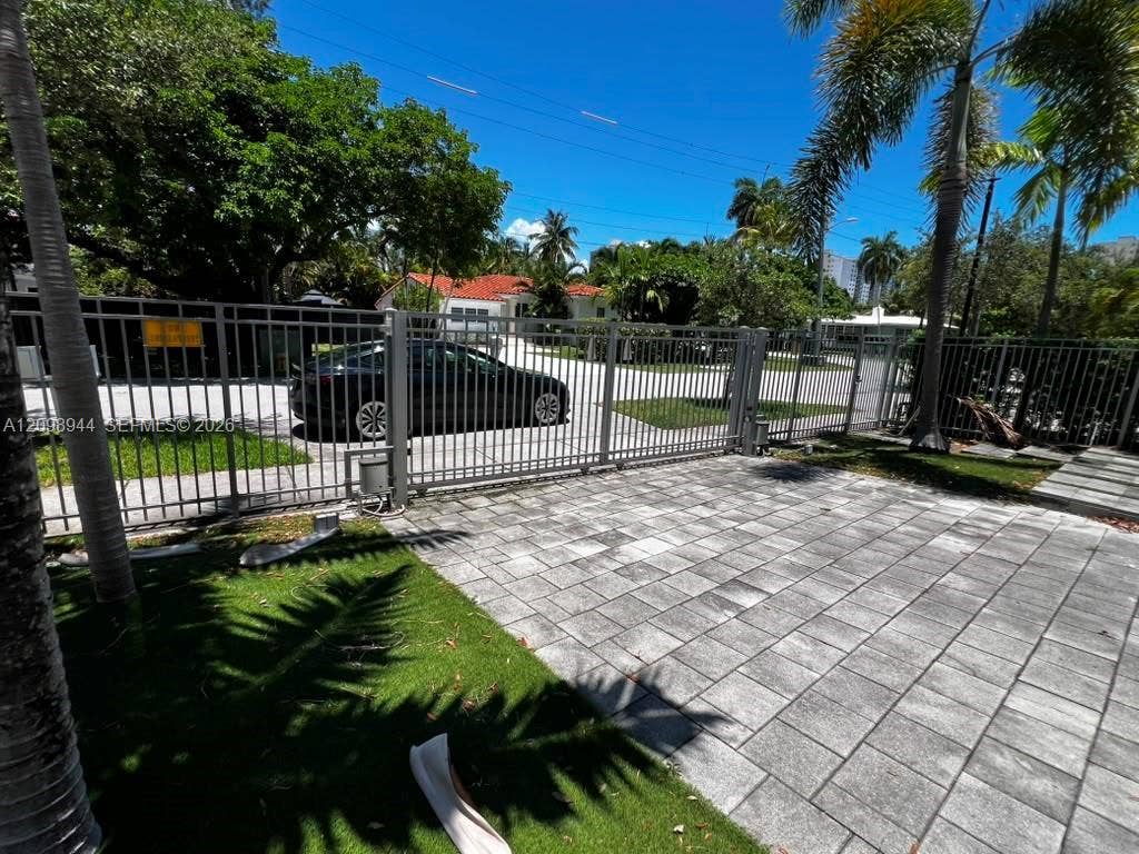 18975 Atlantic Boulevard, Sunny Isles Beach, FL 33160 Photo 4