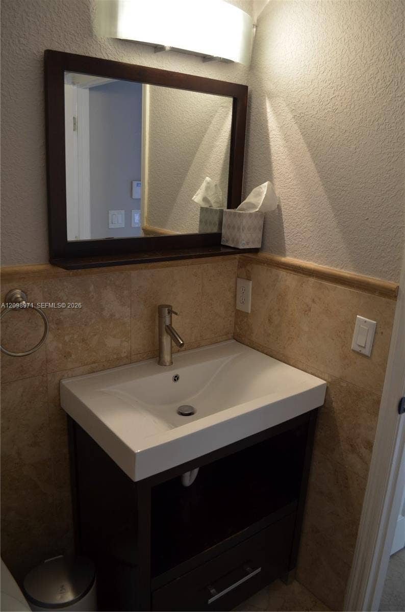 Pembroke Pines, FL 33029 Photo 26