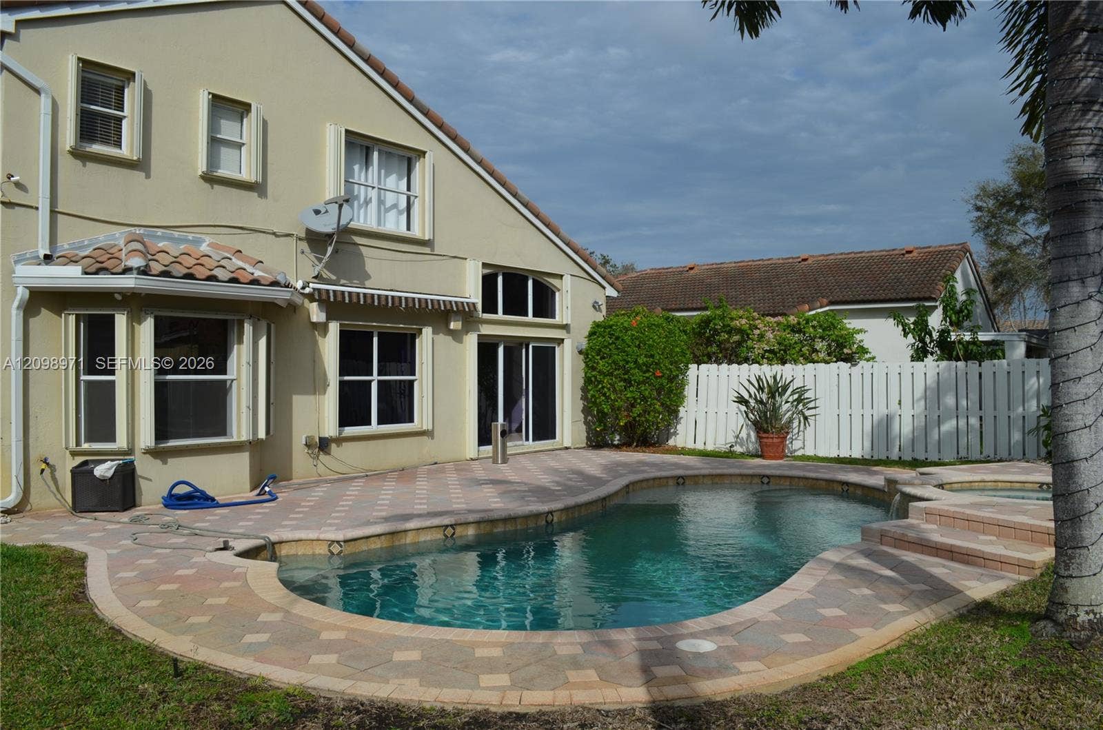 Pembroke Pines, FL 33029 Photo 23