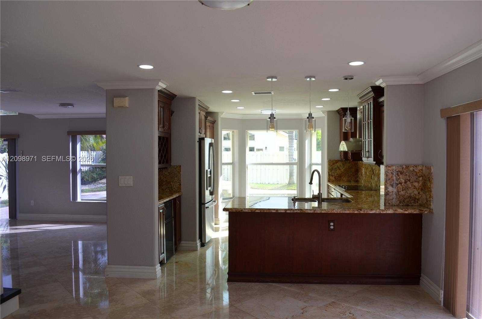 Pembroke Pines, FL 33029 Photo 6