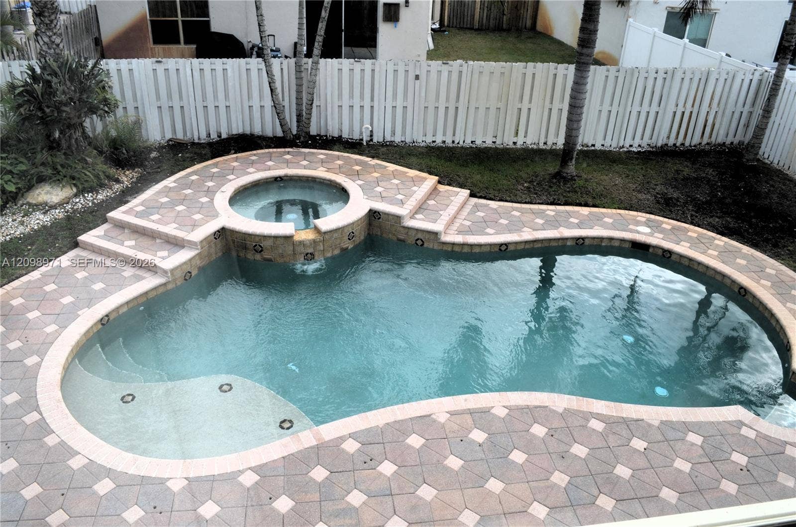 Pembroke Pines, FL 33029 Photo 21