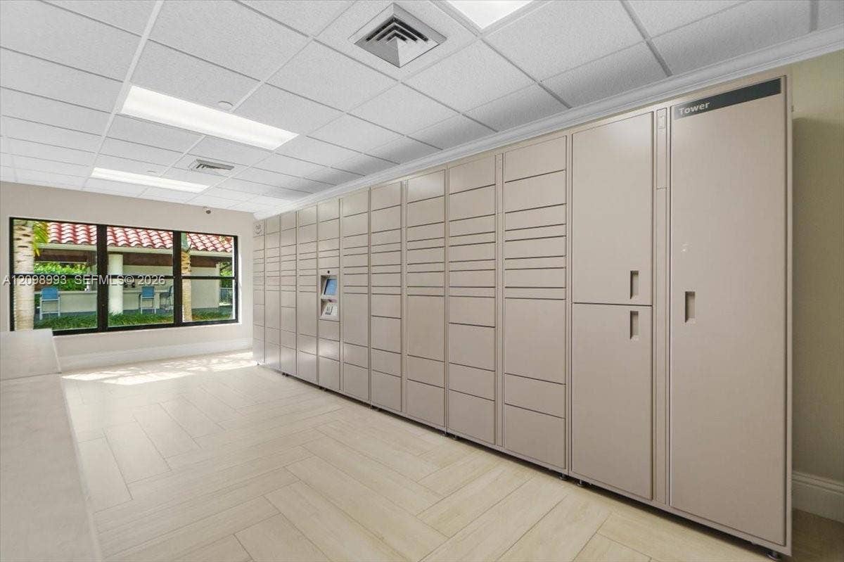 3200 Port Royale Drive N, #806, Fort Lauderdale, FL 33308 Amazon Lockers
