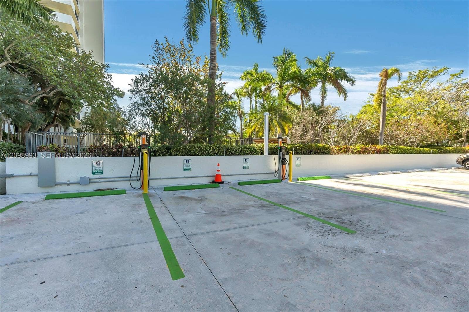 3200 Port Royale Drive N, #806, Fort Lauderdale, FL 33308 EV Chargers