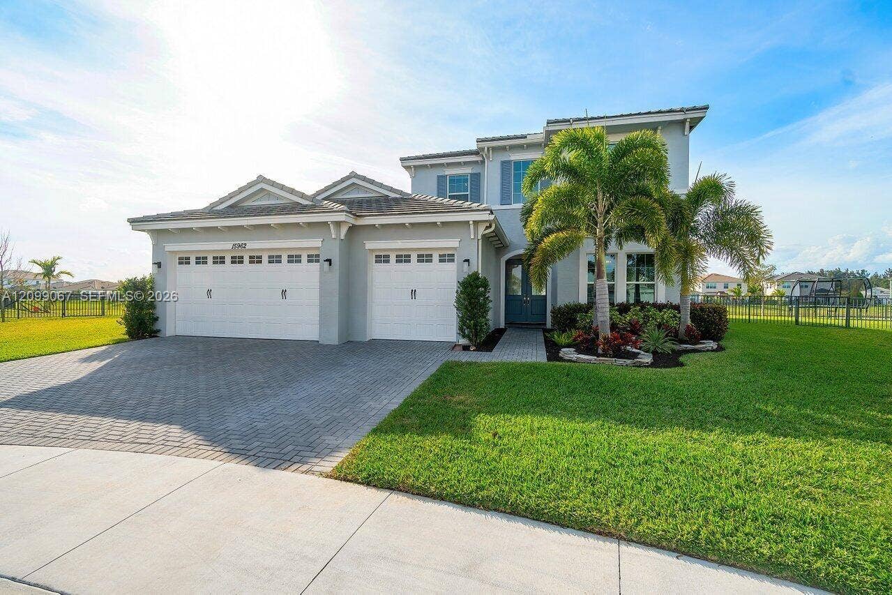 15962 Wildflower Court, Palm Beach, FL 33470 Photo 3