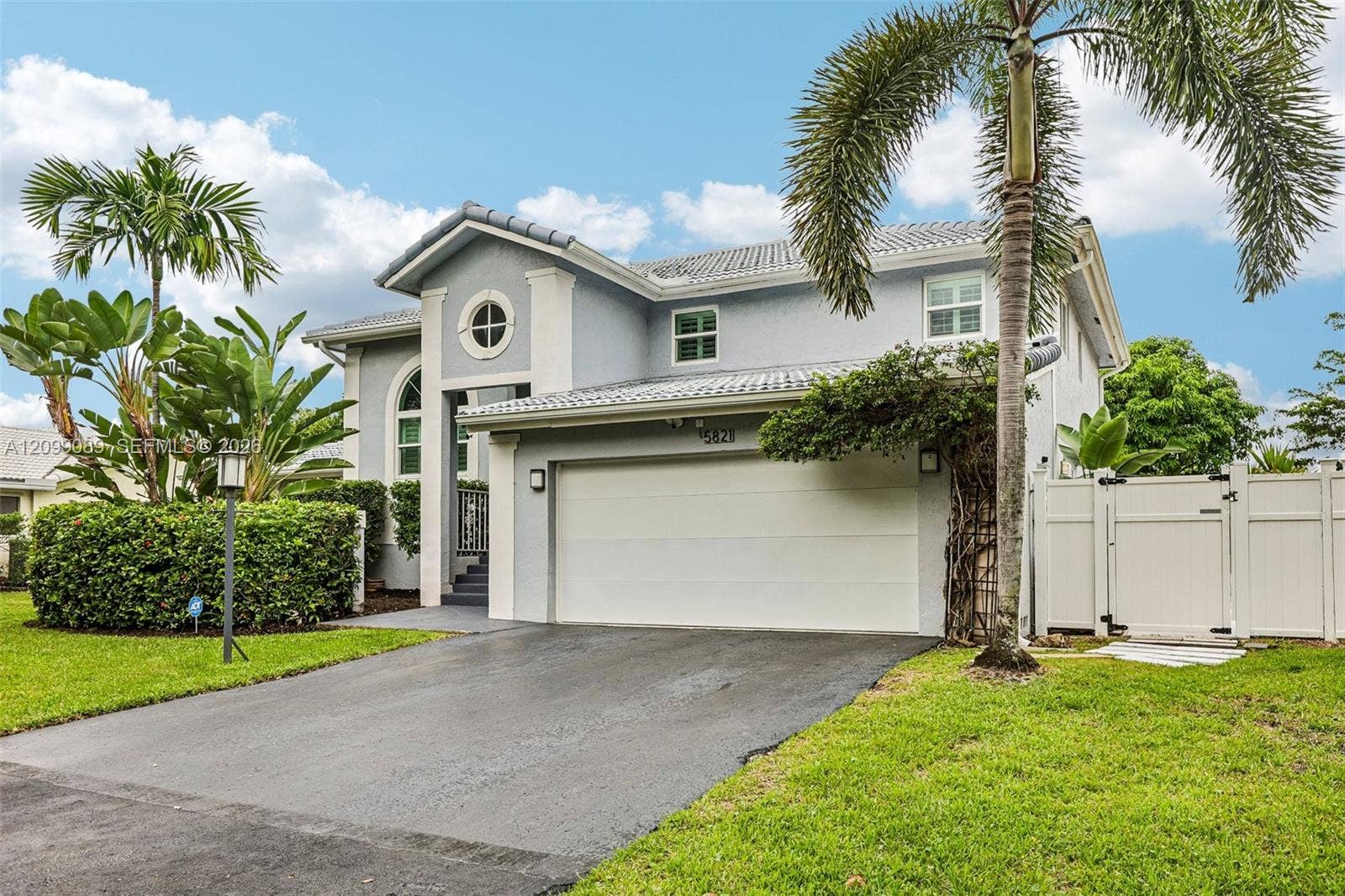 5821 Hawkes Bluff Avenue, Davie, FL 33331 Photo 4