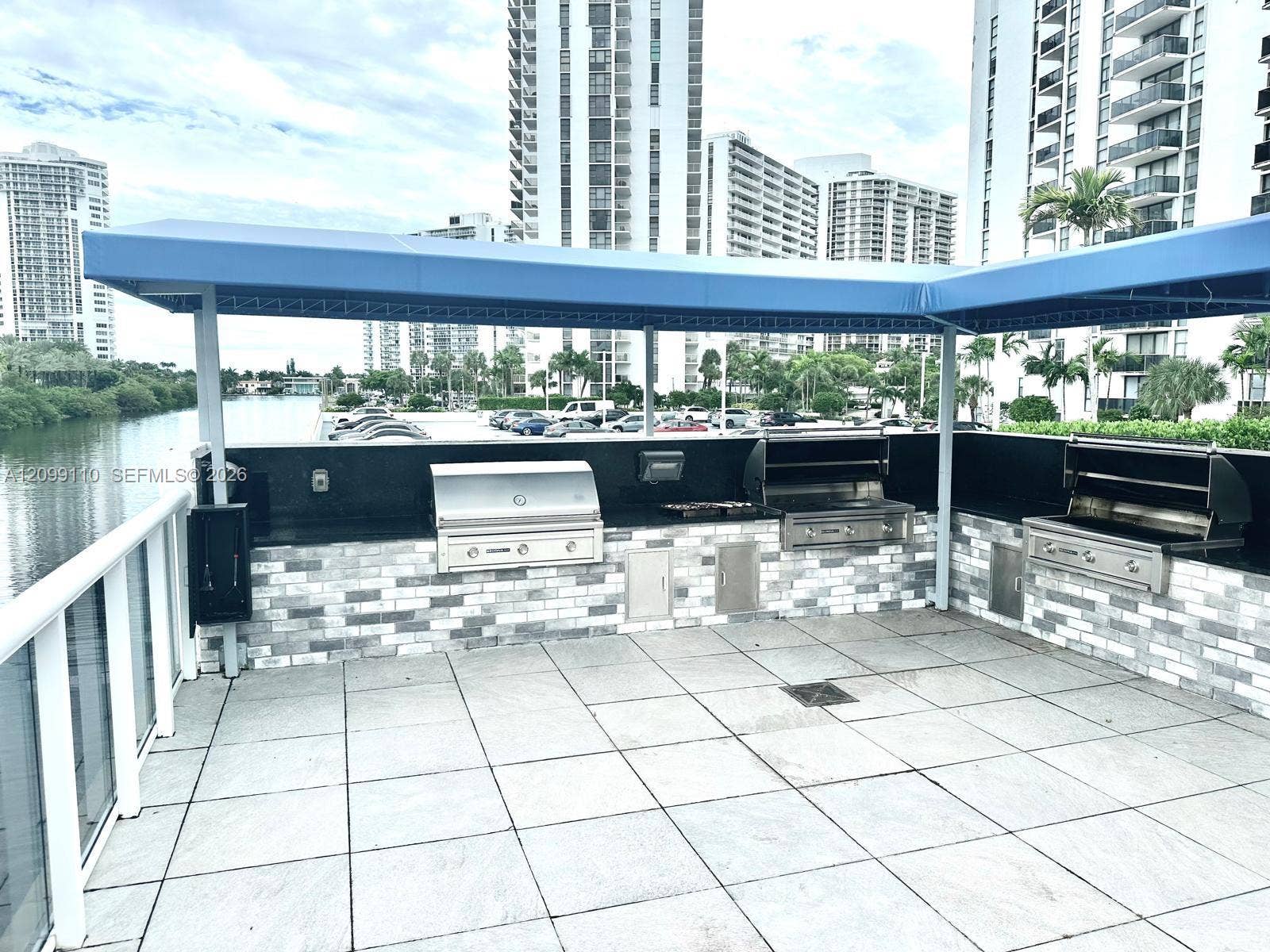 3675 N Country Club Drive, #1504, Aventura, Aventura, FL 33180 BAR B Q