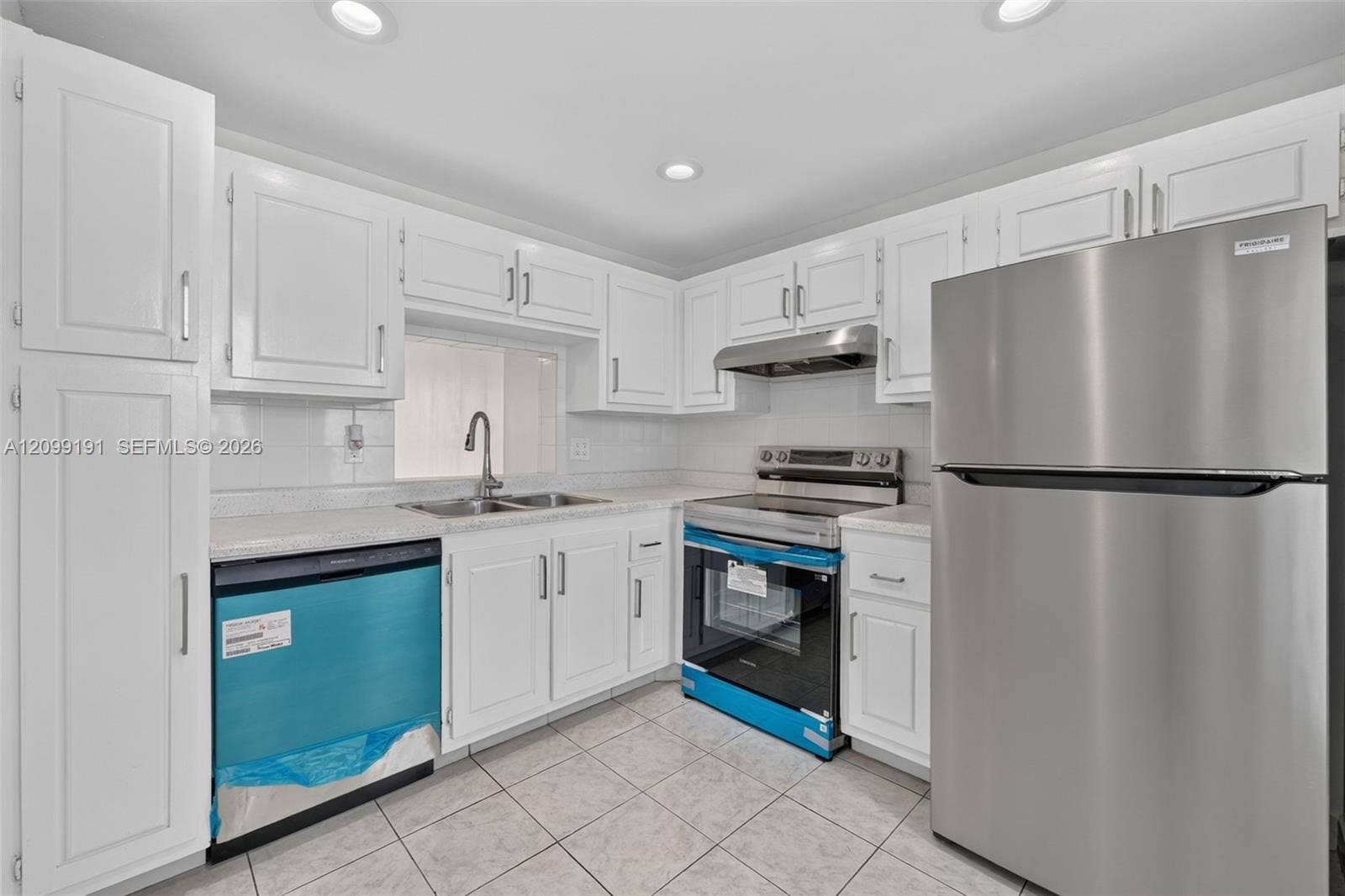 320 NE 12th Avenue, #703, Hallandale Beach, FL 33009 Photo 11