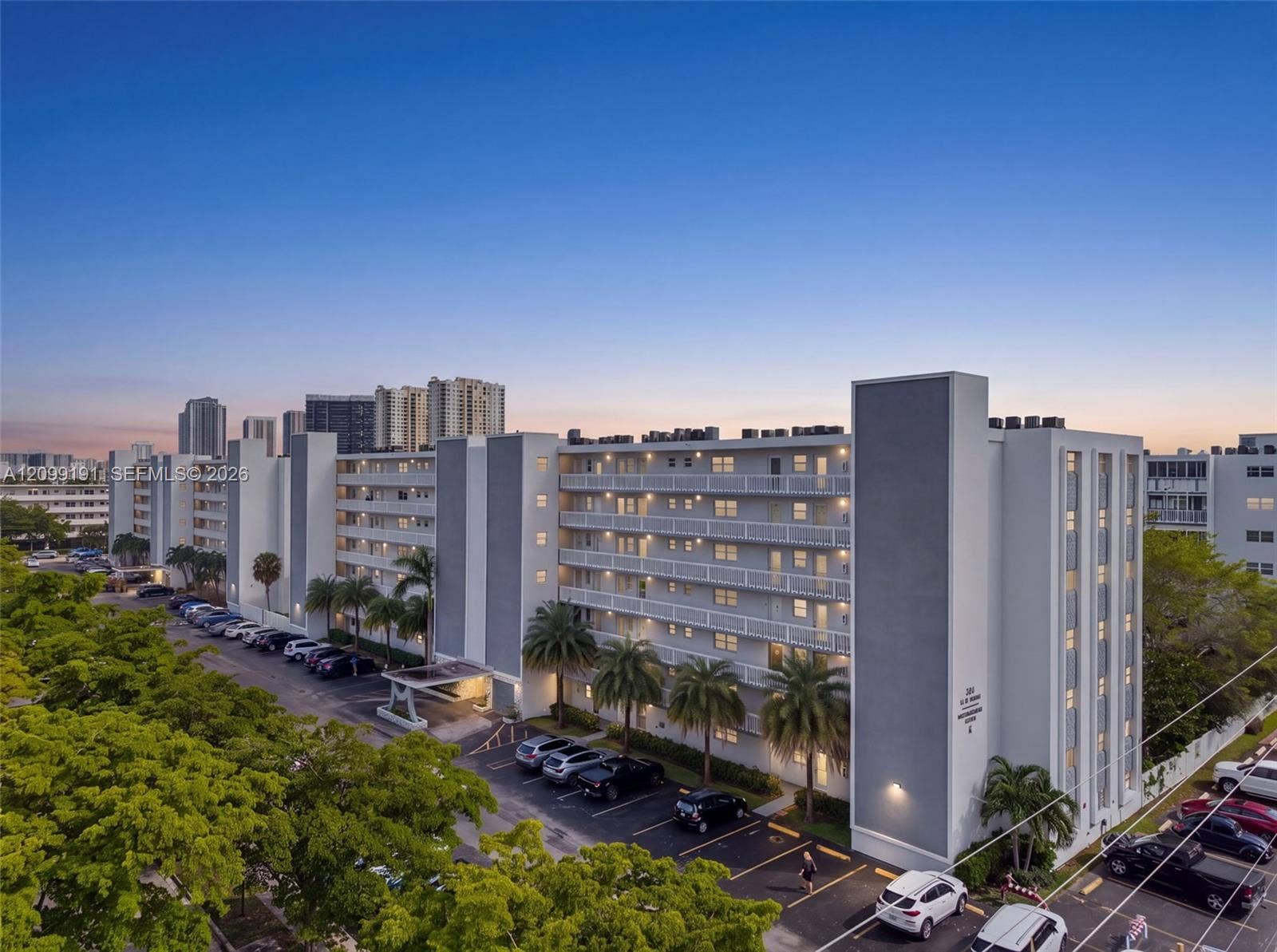320 NE 12th Avenue, #703, Hallandale Beach, FL 33009 Photo 2