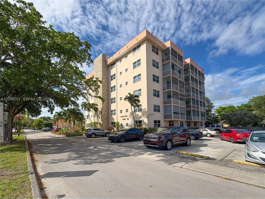Property photo for 1830 Dixieanna Street, #605, Hollywood, FL