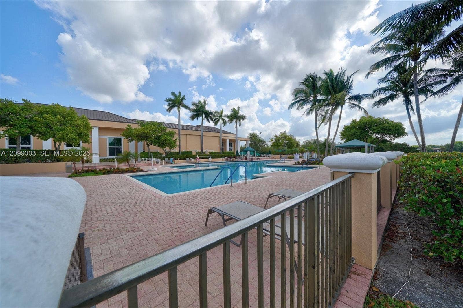 7917 Exeter Boulevard E, #101, Tamarac, FL 33321 Kings Point Pool Area