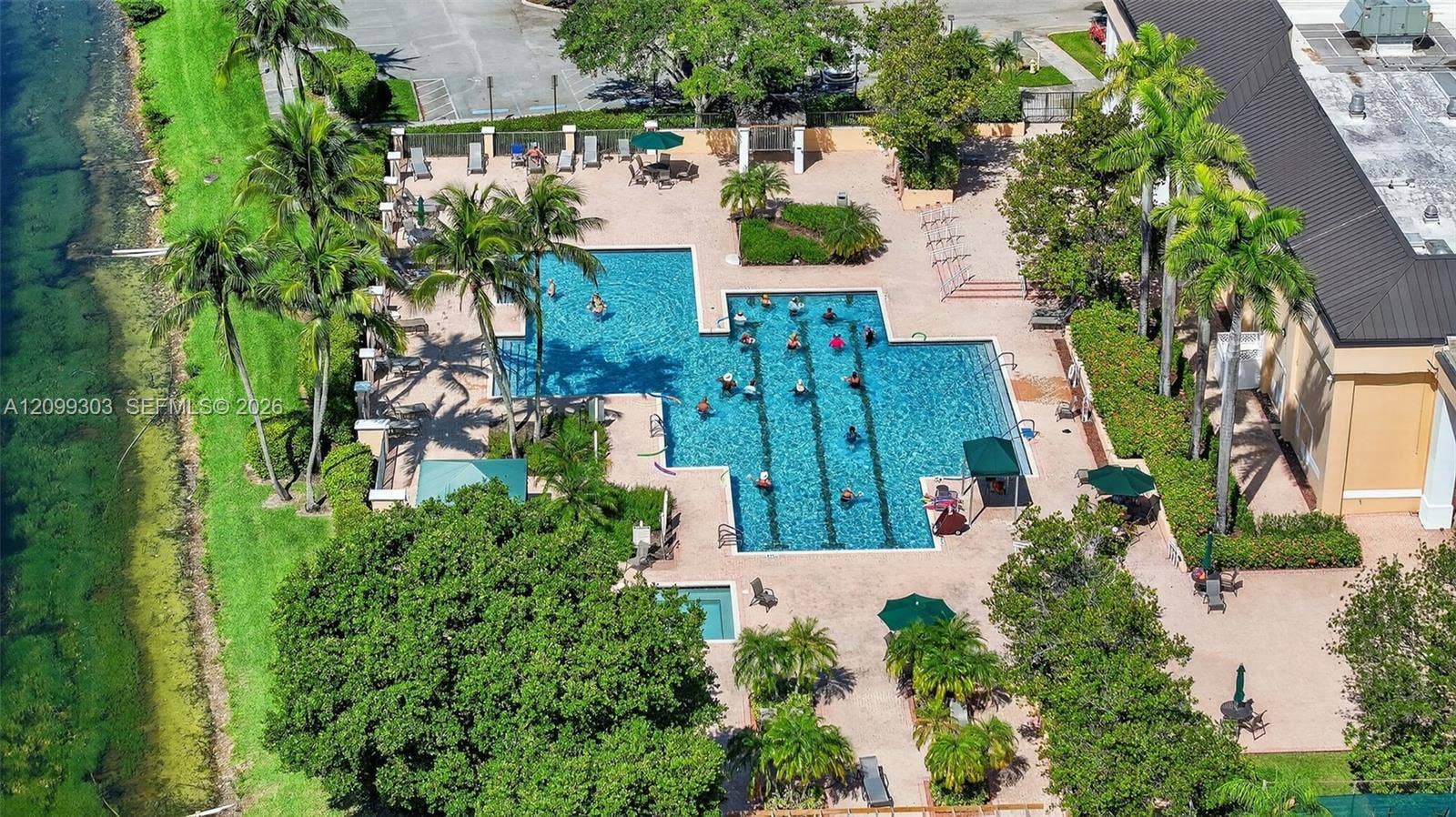 7917 Exeter Boulevard E, #101, Tamarac, FL 33321 Kings Point Pool Area