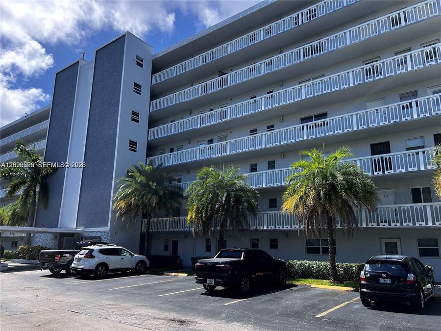 Property photo for 320 NE 12th Avenue, #605, Hallandale Beach, FL
