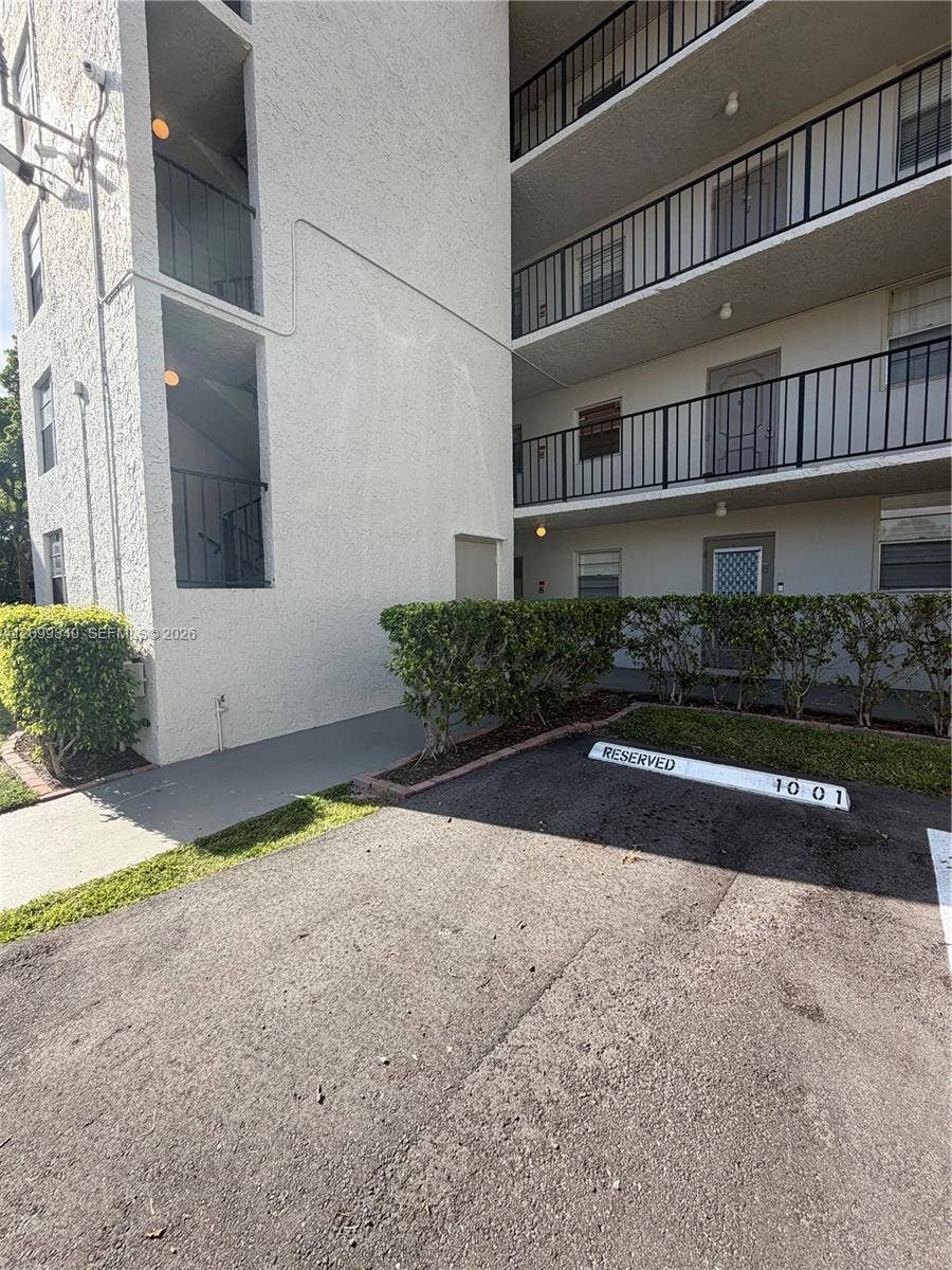 9235 Lagoon Place, #116, Davie, Davie, FL 33324 Photo 3
