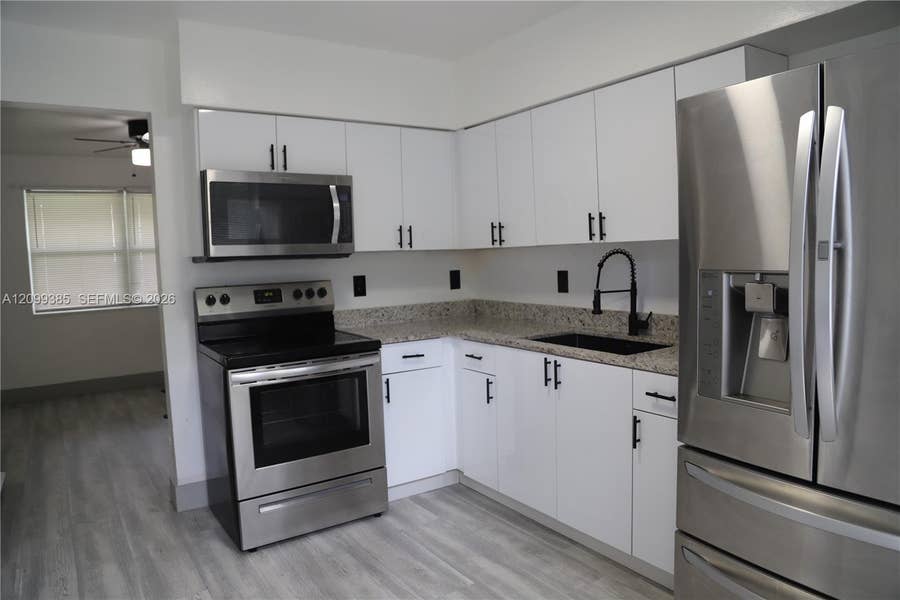 Property photo for 410 SW 9th Avenue, #1E, Hallandale Beach, FL