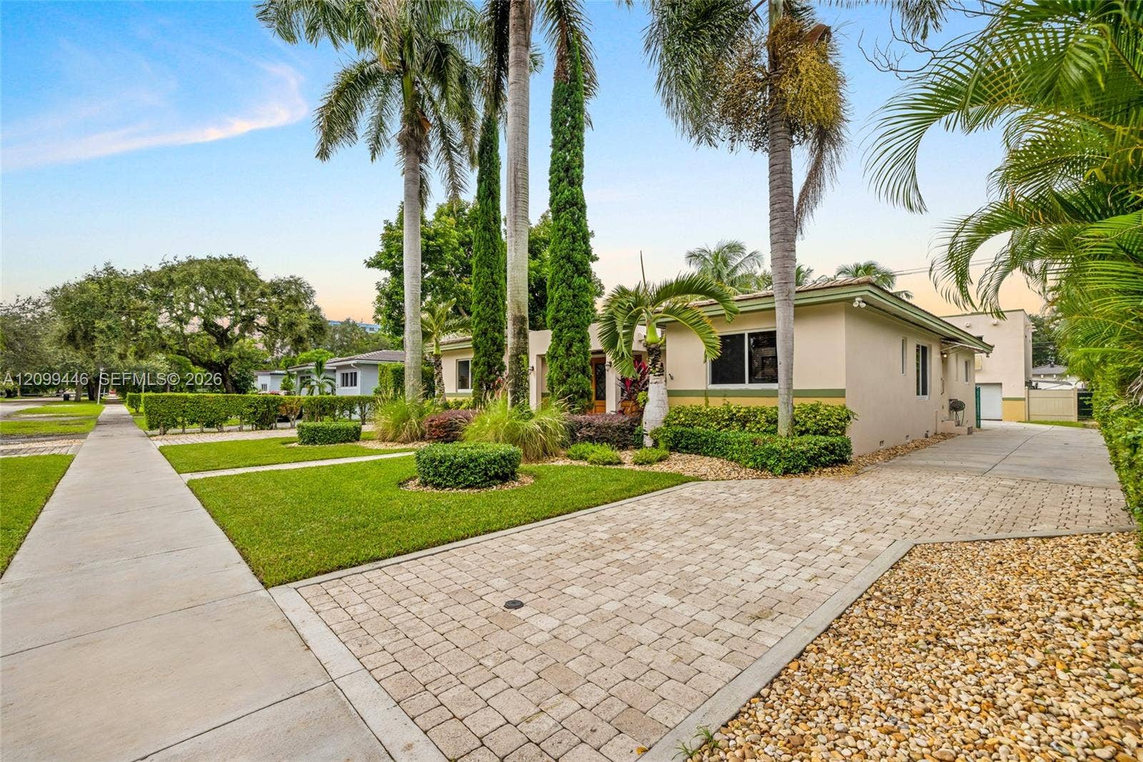 564 Palmetto Drive, Miami Springs, FL 33166 Photo 3
