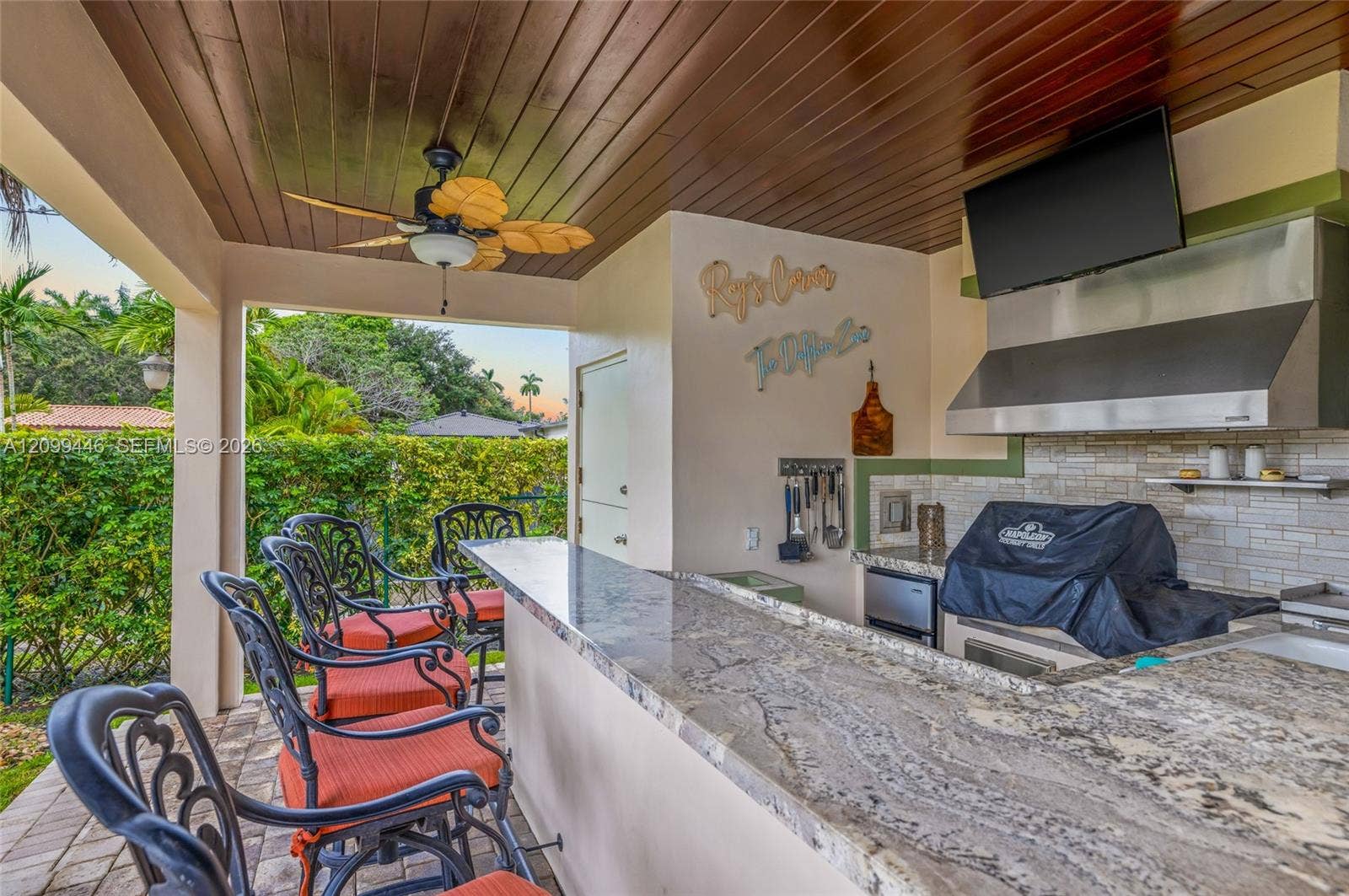 564 Palmetto Drive, Miami Springs, FL 33166 Outdoor Kitchen
