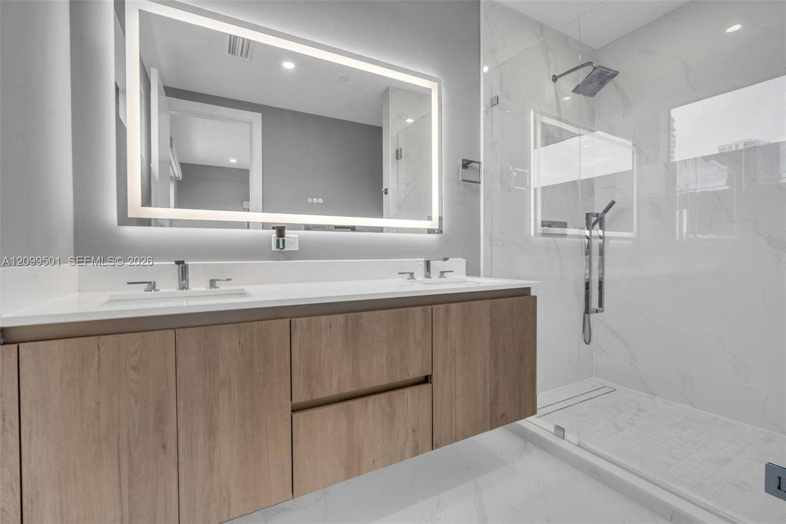 820 NE 2nd Street, Fort Lauderdale, FL 33301 Photo 2