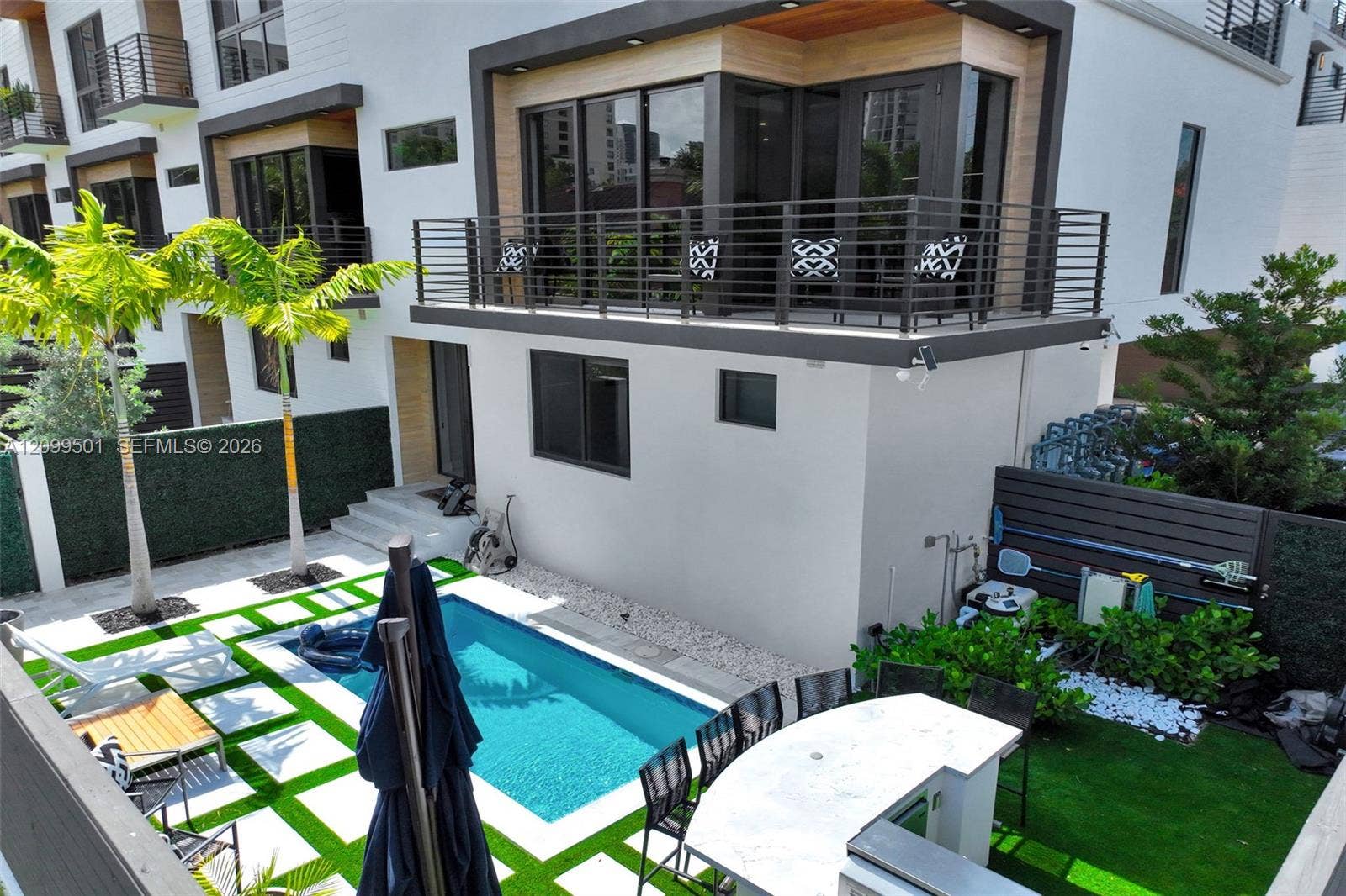 820 NE 2nd Street, Fort Lauderdale, FL 33301 Photo 10